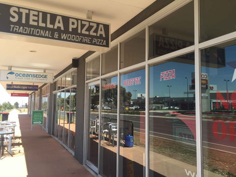 Stella Pizza - Perths Hotel 0