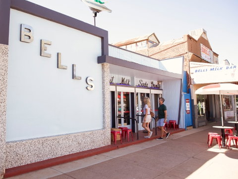 Bells Milk Bar And Museum - Perths Hotel 0