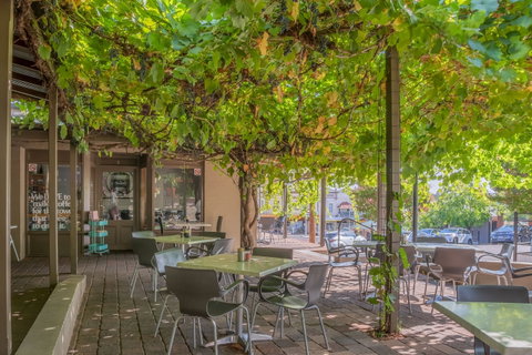 Breakout Brasserie Cafe - Perths Hotel 0