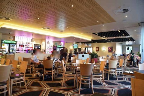 Angle Vale Tavern - Perths Hotel 0