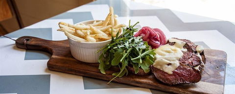 The Governor's Cafe - Perths Hotel 8