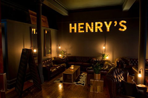 Henry's Bar & Restaurant - Perths Hotel 0