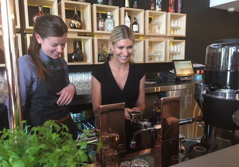 Stage Bar & Kitchen - Perths Hotel 8