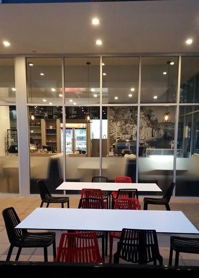Saltwater Cafe & Pizza - Perths Hotel 3