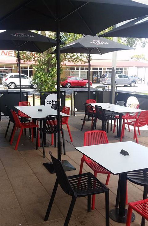 Saltwater Cafe & Pizza - Perths Hotel 4