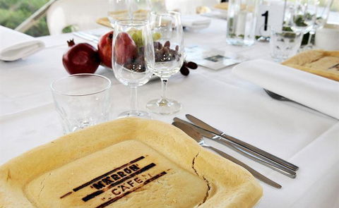 Marron Cafe - Perths Hotel 7