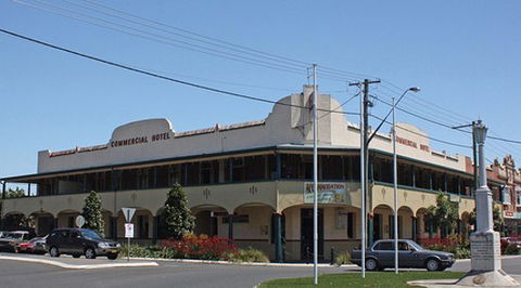 Commercial Hotel - Perths Hotel 0