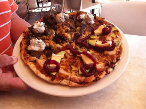 Zachary’s Gourmet Pizza Bar - Perths Hotel 0