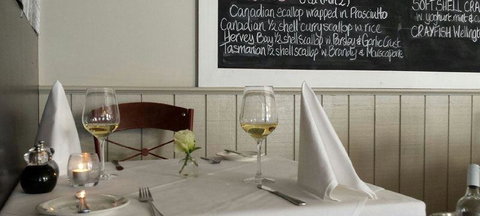 RST Seafood Restaurant - Perths Hotel 6