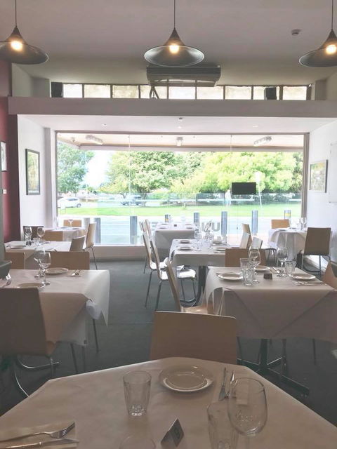 SKs Indian Restaurant - Perths Hotel 5