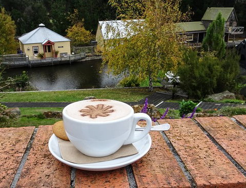 Fishlips Cafe & Accommodation - Perths Hotel 0