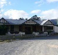 Pub in the Paddock - Perths Hotel