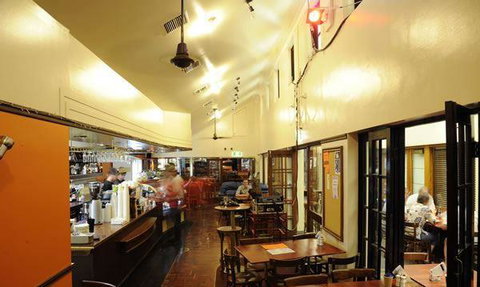 Signatures Restaurant - Perths Hotel 3