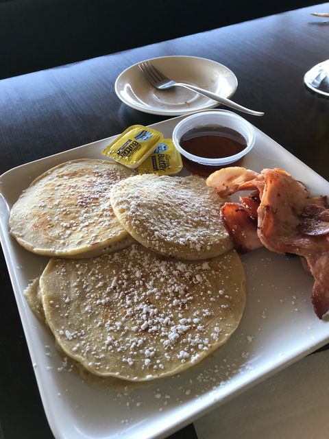 Pelican's Cafe & Restaurant - Perths Hotel 3