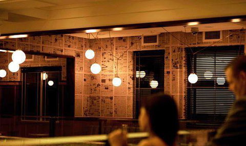 Apple Daily Bar & Eating House - Perths Hotel 10