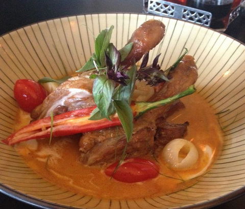 Apple Daily Bar & Eating House - Perths Hotel 14