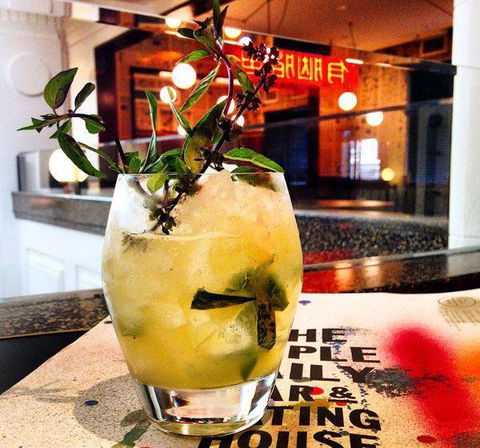 Apple Daily Bar & Eating House - Perths Hotel 2
