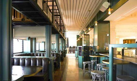 Apple Daily Bar & Eating House - Perths Hotel 6
