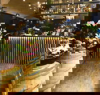 Theio Theo - Perths Hotel