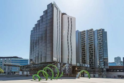 Peppers Docklands - Perths Hotel 0