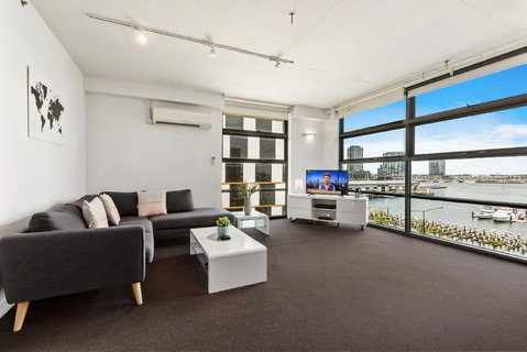 Docklands Private Collection - Perths Hotel 12