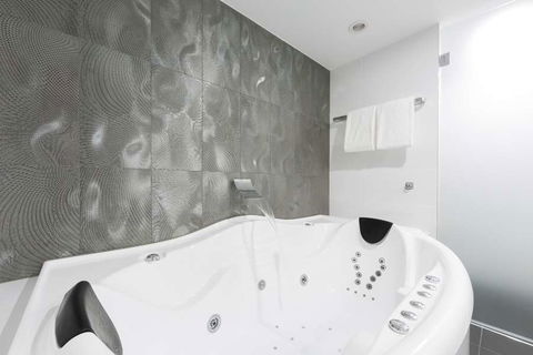 Avenue Hotel Canberra - Perths Hotel 3