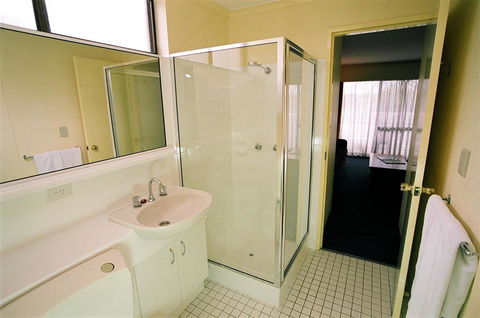 Mount Ommaney Hotel Apartments - Perths Hotel 6