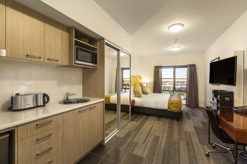 Quest Melbourne Airport - Perths Hotel 1