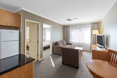Nesuto Canberra Apartment Hotel - Perths Hotel 11