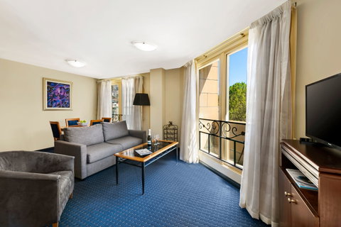Quest Savoy - Perths Hotel 9