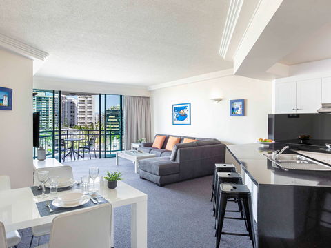 Mantra Crown Towers Surfers Paradise - Perths Hotel 3