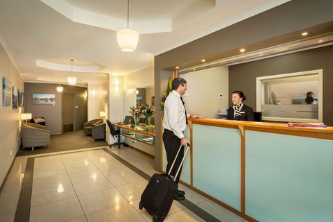 Quest Waterfront Serviced Apartments - Perths Hotel 1