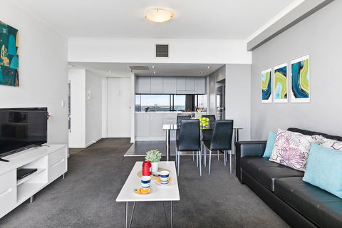 Astra Apartments Parramatta - Perths Hotel 6