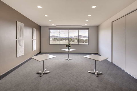 Travelodge Hobart Airport - Perths Hotel 12