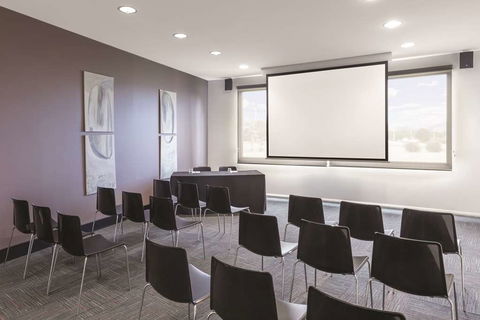 Travelodge Hobart Airport - Perths Hotel 13