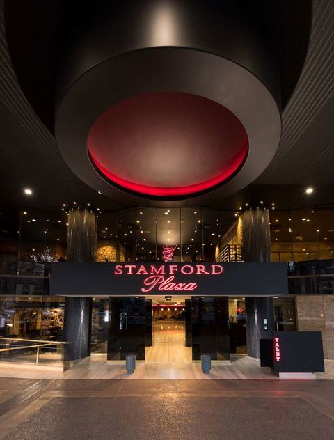 Stamford Plaza Adelaide - Perths Hotel 1