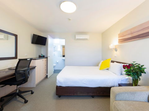 Ibis Styles Canberra Tall Trees - Perths Hotel 1