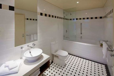 Mantra Lorne - Perths Hotel 6