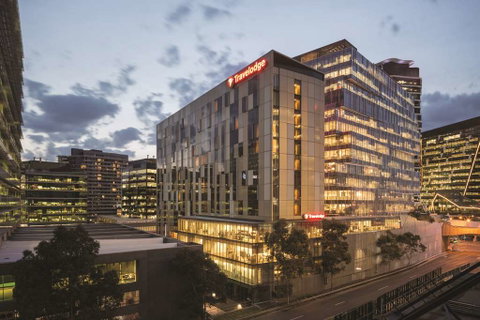 Travelodge Melbourne Docklands - Perths Hotel 0