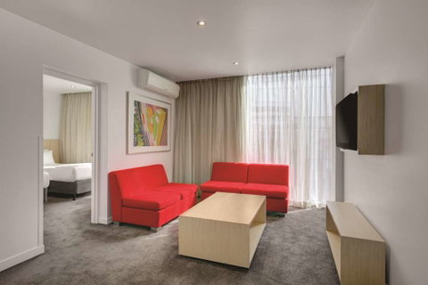Travelodge Melbourne Docklands - Perths Hotel 9