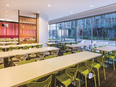 Travelodge Melbourne Docklands - Perths Hotel 15