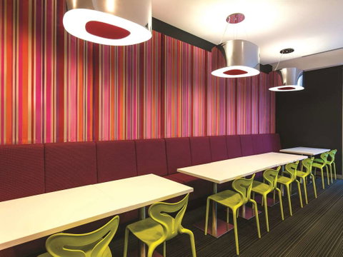 Travelodge Melbourne Docklands - Perths Hotel 17