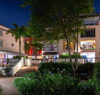 Goldsborough Place - Perths Hotel