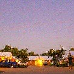 Emerald Maraboon Motor Inn - Perths Hotel 0
