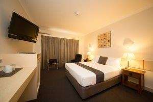 Emerald Maraboon Motor Inn - Perths Hotel 8