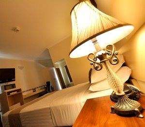 Emerald Maraboon Motor Inn - Perths Hotel 11