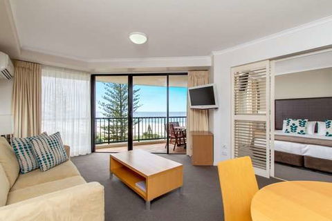 Mantra Coolangatta Beach - Perths Hotel 2