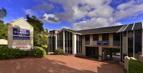 Twin Towers Inn - Perths Hotel 0