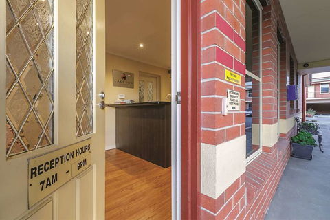 Lake Inn Ballarat - Perths Hotel 2