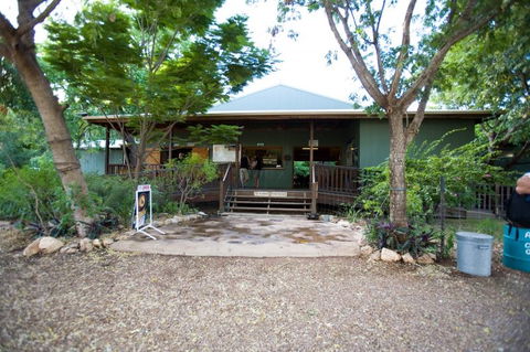 Adels Grove Camping Park Hotel - Perths Hotel 0